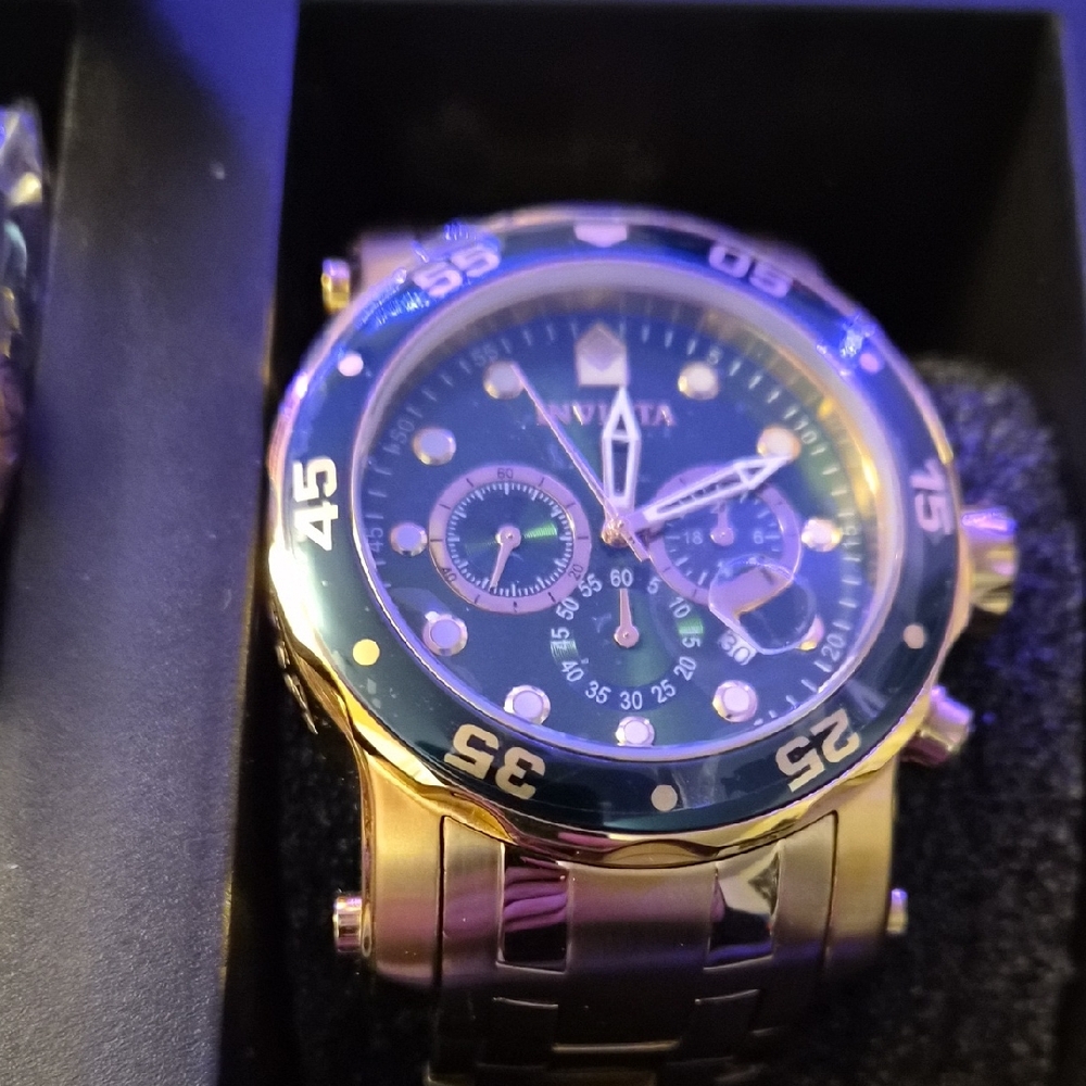 Invicta Pro Diver Chronograph 48 mm – Green Dial / Gold Tone – Model 23653